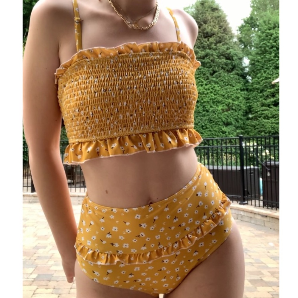 Bikini/swimsuit